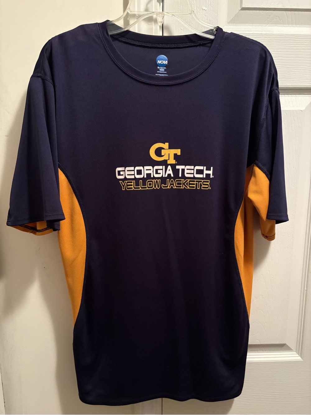 Georgia Tech Yellow Jackets Team Color printed logo Pullover Polyester, T-shirt.